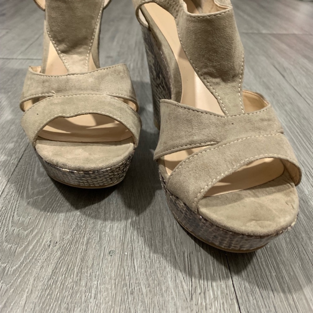 Nine West Python Wedge Platform Sandals Size 9.5 - image 2
